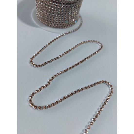 Стразы в бобине SS8М 2,4 мм бежевый в серебряной оправе, цена за 50 см